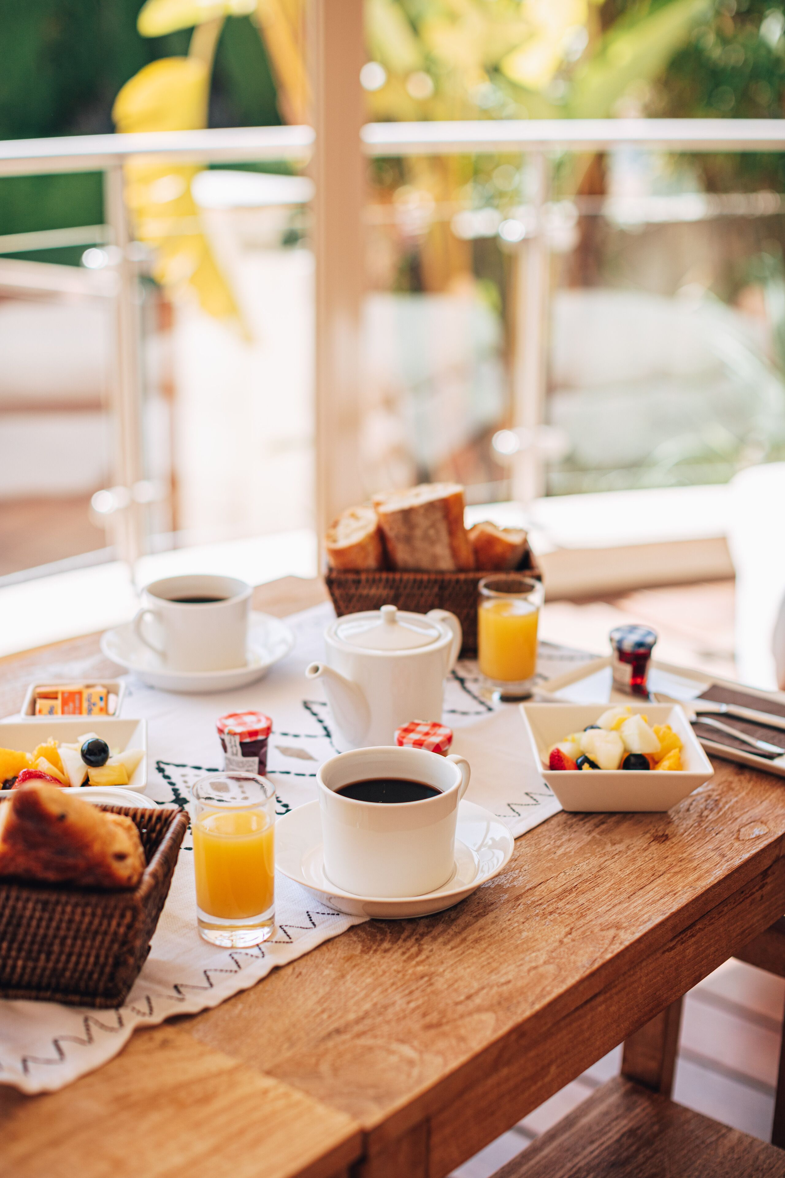 free daily cooked-to-order breakfast