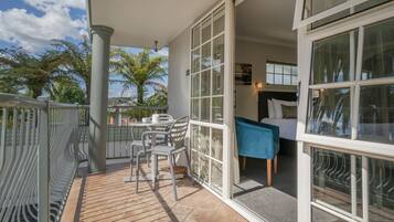 Studiosuite – executive, privat basseng | Terrasse/patio