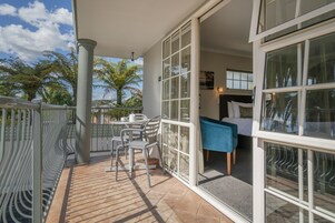 Suíte estúdio executiva, piscina particular | Terraço/pátio