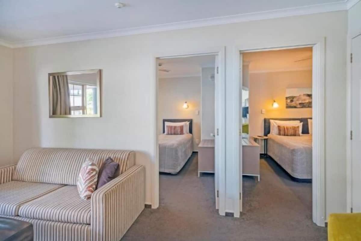 1 bedroom, in-room safe, iron/ironing board, free WiFi