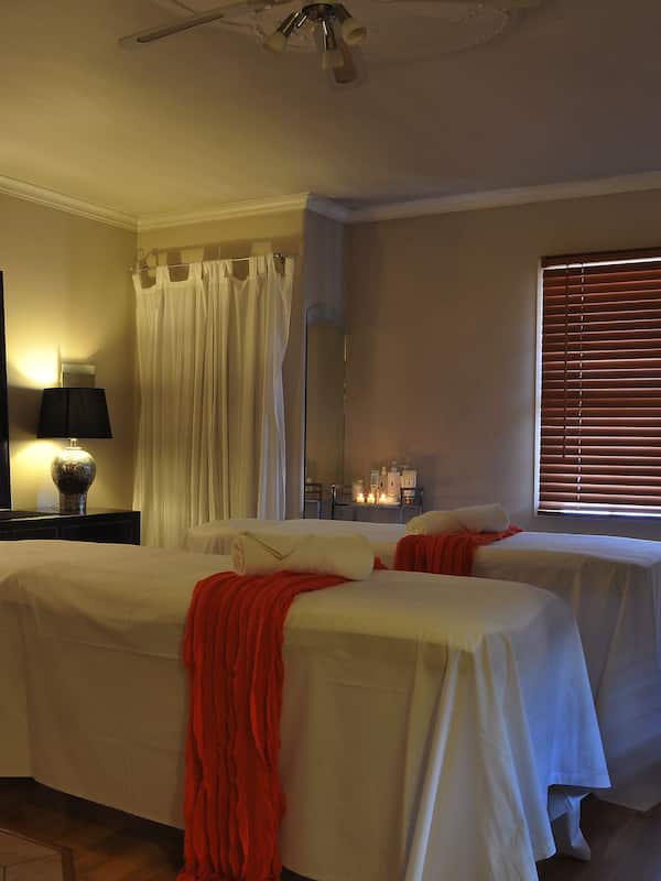 Couples treatment room(s), hot tub, body treatments, aromatherapy