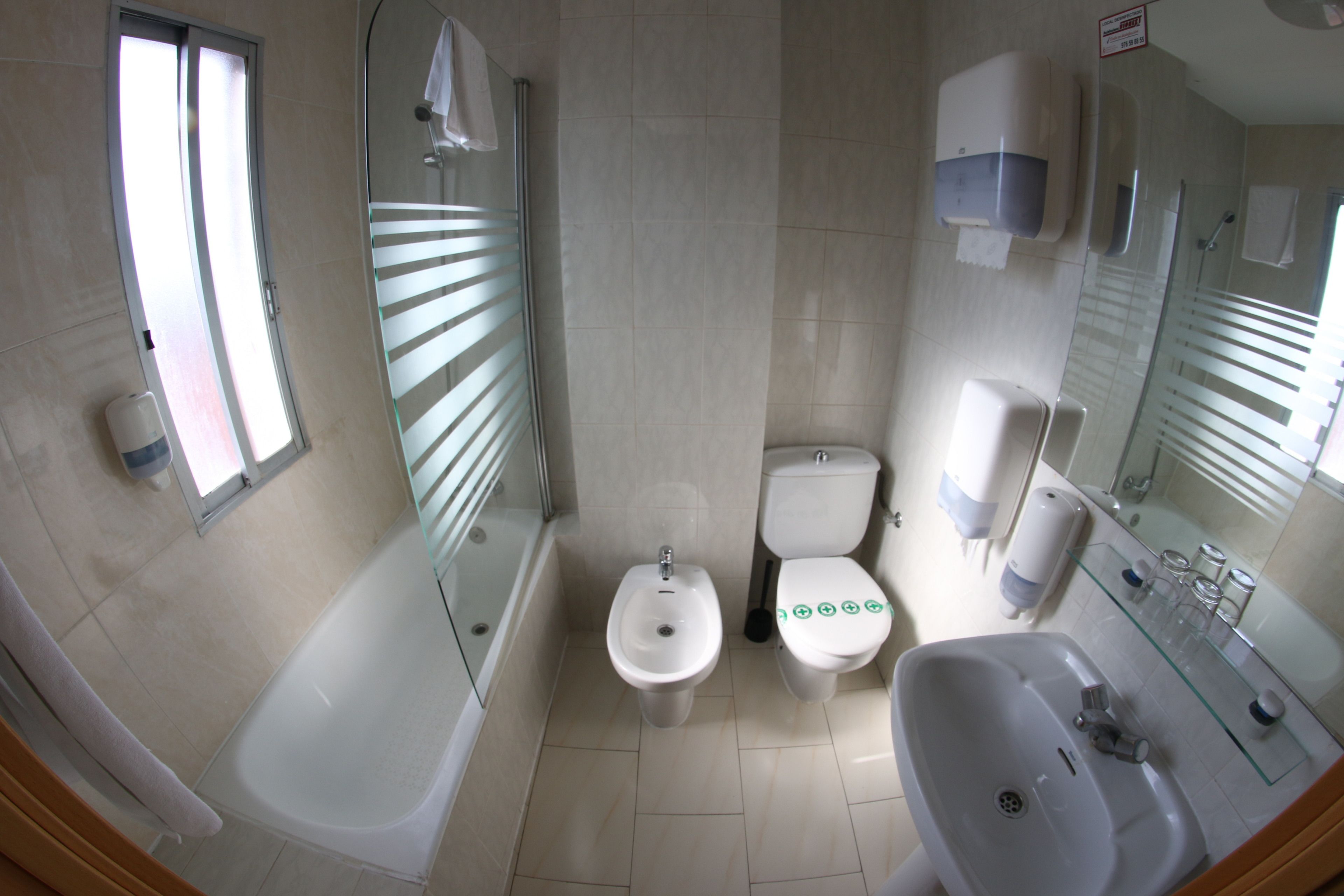 Foto - Hostal Cataluña