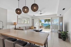 Superior Apartment, 2 Bedrooms | In-room dining