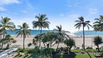 Pemandangan dari properti