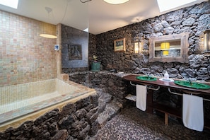 Shower, free toiletries, hair dryer, bathrobes