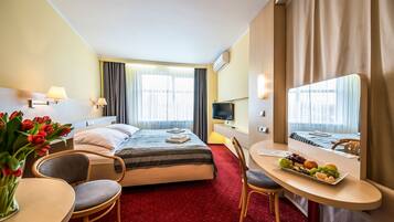 Junior-Suite | 1 Schlafzimmer, Minibar, Zimmersafe, Schreibtisch