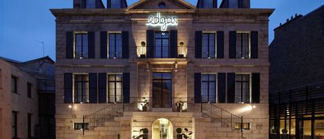 Bagian depan properti