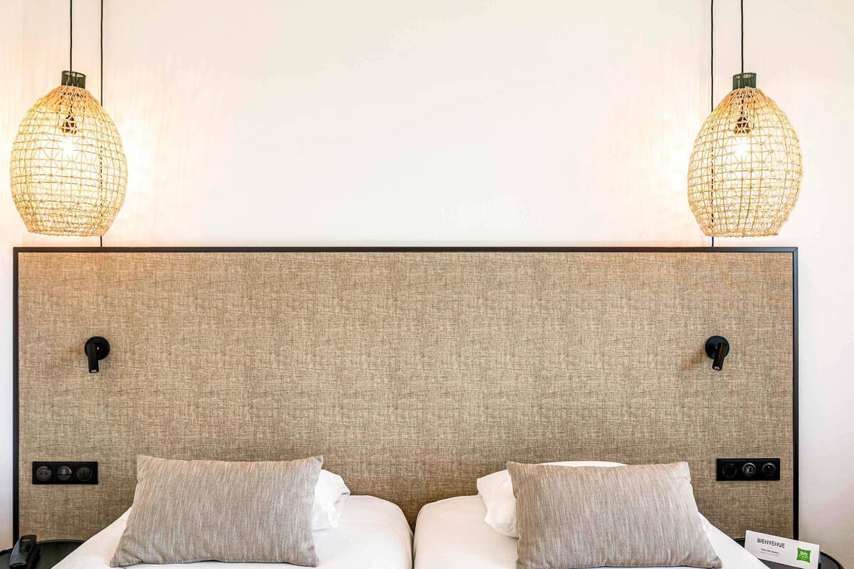 standard room, 2 single beds | soundproofing, free cots/infant beds, free wifi, bed sheets