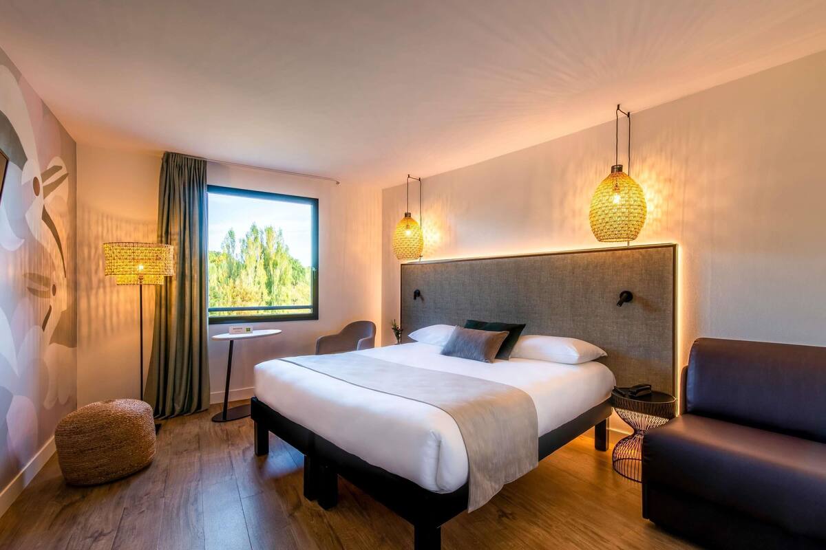Premium Room, Multiple Beds | Soundproofing, cribs (free), WiFi (free), bed sheets
