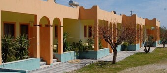 Efi Studios & Apartments