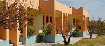 Efi Studios & Apartments
