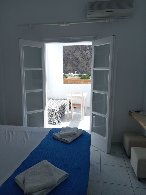 Grand Studio | Free WiFi, bed sheets - ALMA THERA Boutique Hotel (Santorini)