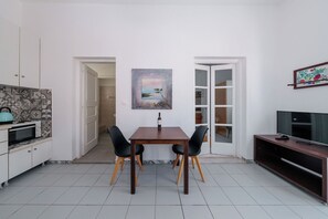 Comfort Studio Suite, 1 Bedroom | Living area