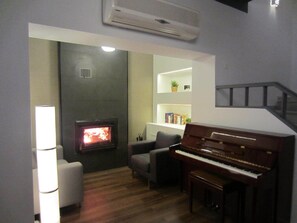 Bar lounge