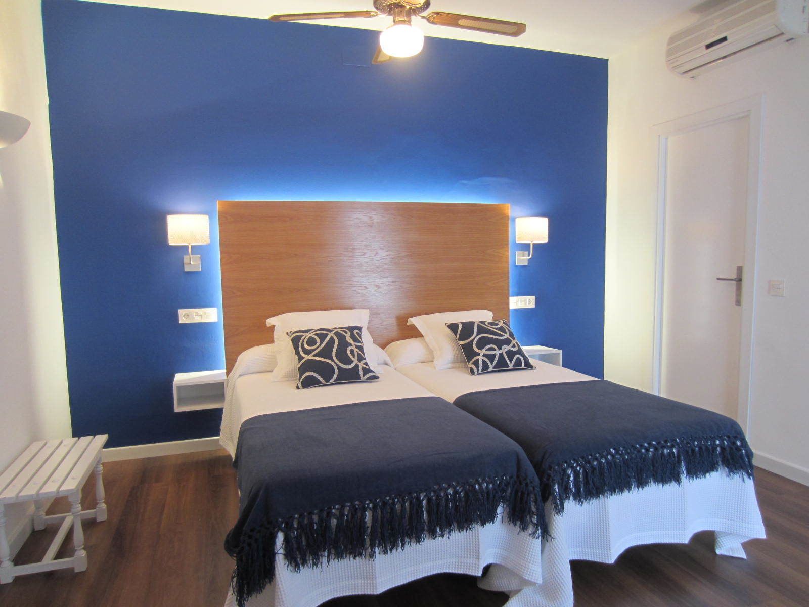 double room | in-room safe, desk, rollaway beds, free wifi