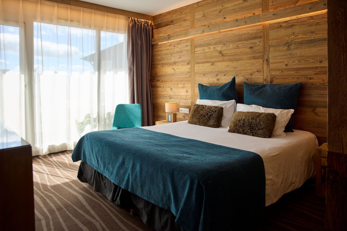 superior double room | premium bedding, minibar, in-room safe, individually decorated