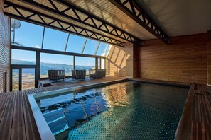 Indoor pool, open 8:30 AM to 8:30 PM, sun loungers - Hotel Le Grand Tetras (Font-Romeu-Odeillo-Via)