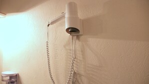 Unclassified image, 4 of 27, button - Central Hotel (Niort)