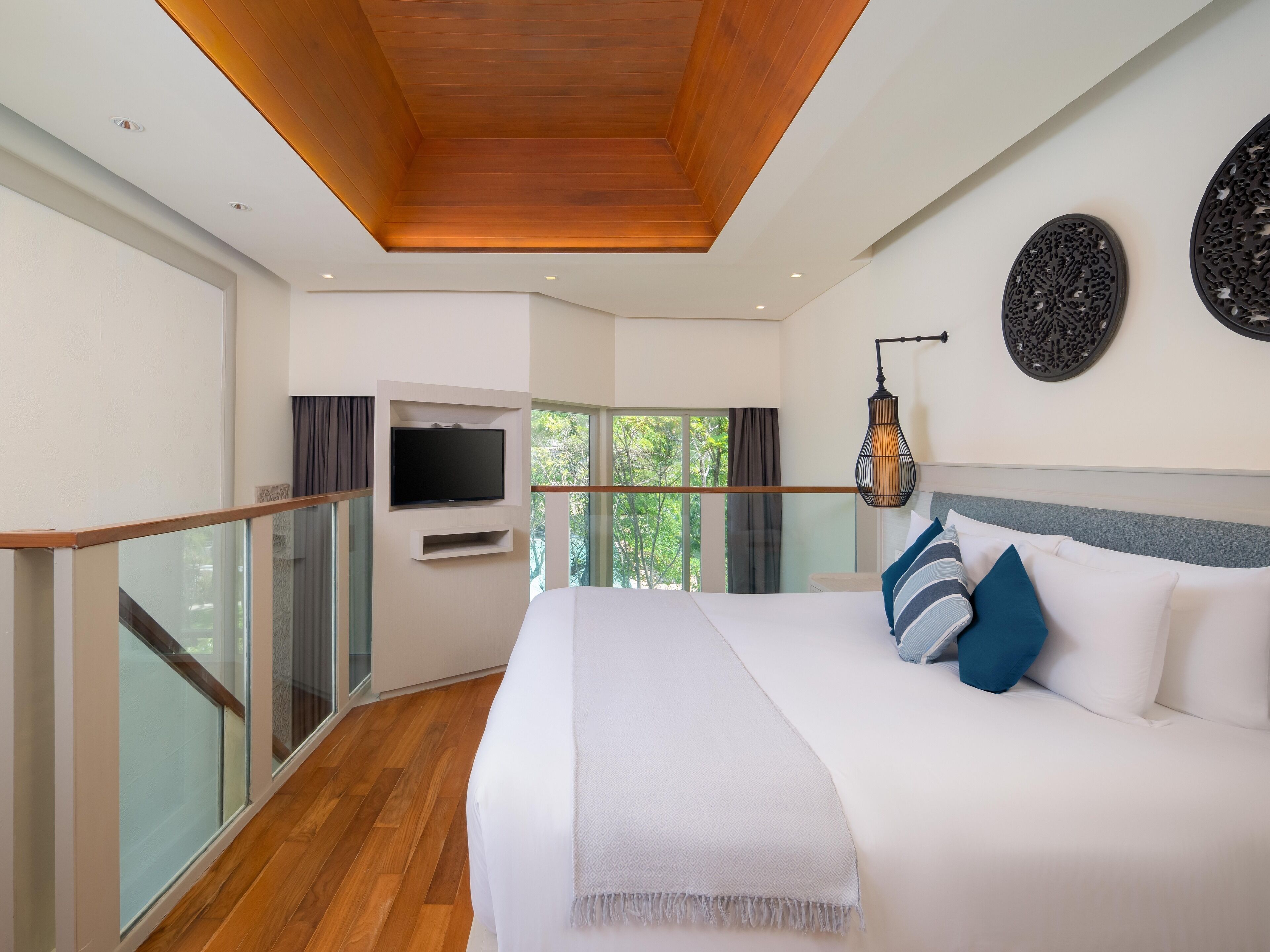 duplex suite | in-room safe, desk, blackout curtains, soundproofing