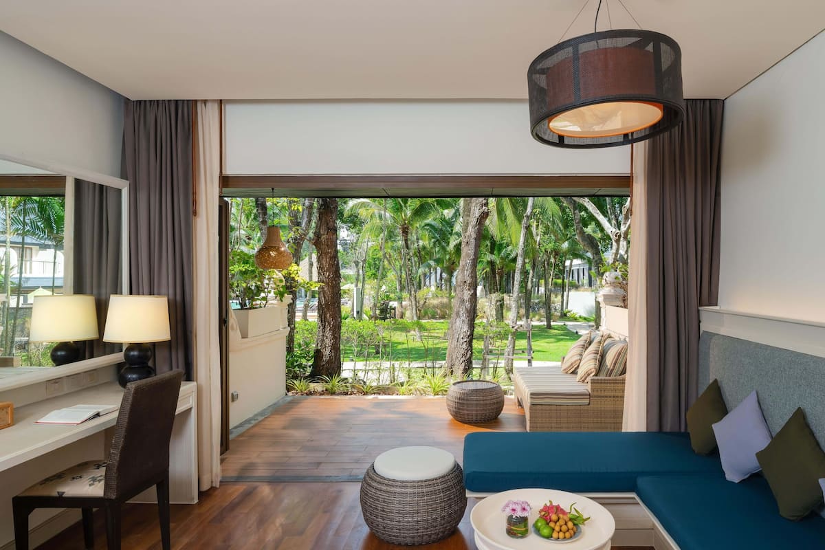 Garden Terrace Room | 1 bedroom, in-room safe, desk, blackout drapes