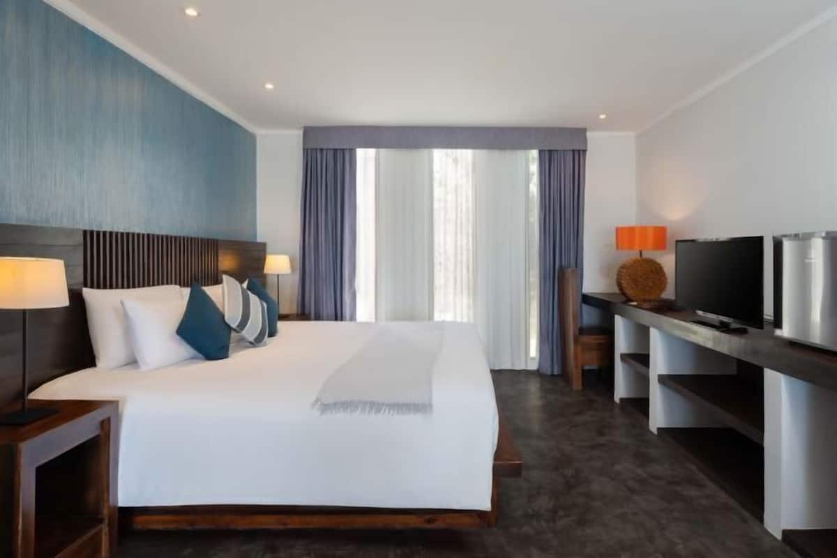 1 bedroom, in-room safe, desk, blackout drapes