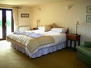 Doppelzimmer, mit Bad (Snowdrop Room)