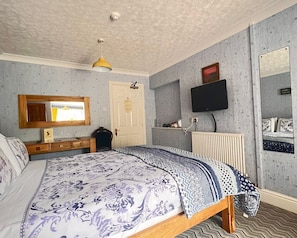 Double Room, Ensuite (Large With Patio-03) - Rosedene Guesthouse (Pembroke)