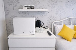 Double Room, Private Bathroom - The Roslyn Hotel (Paignton)