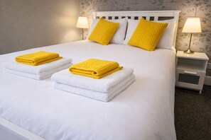 Double Room, Ensuite - The Roslyn Hotel (Paignton)