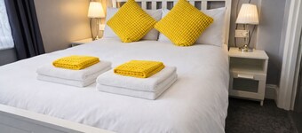 The Roslyn Hotel