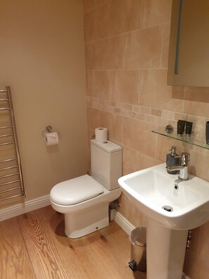 Superior Double Room, Ensuite | Bathroom