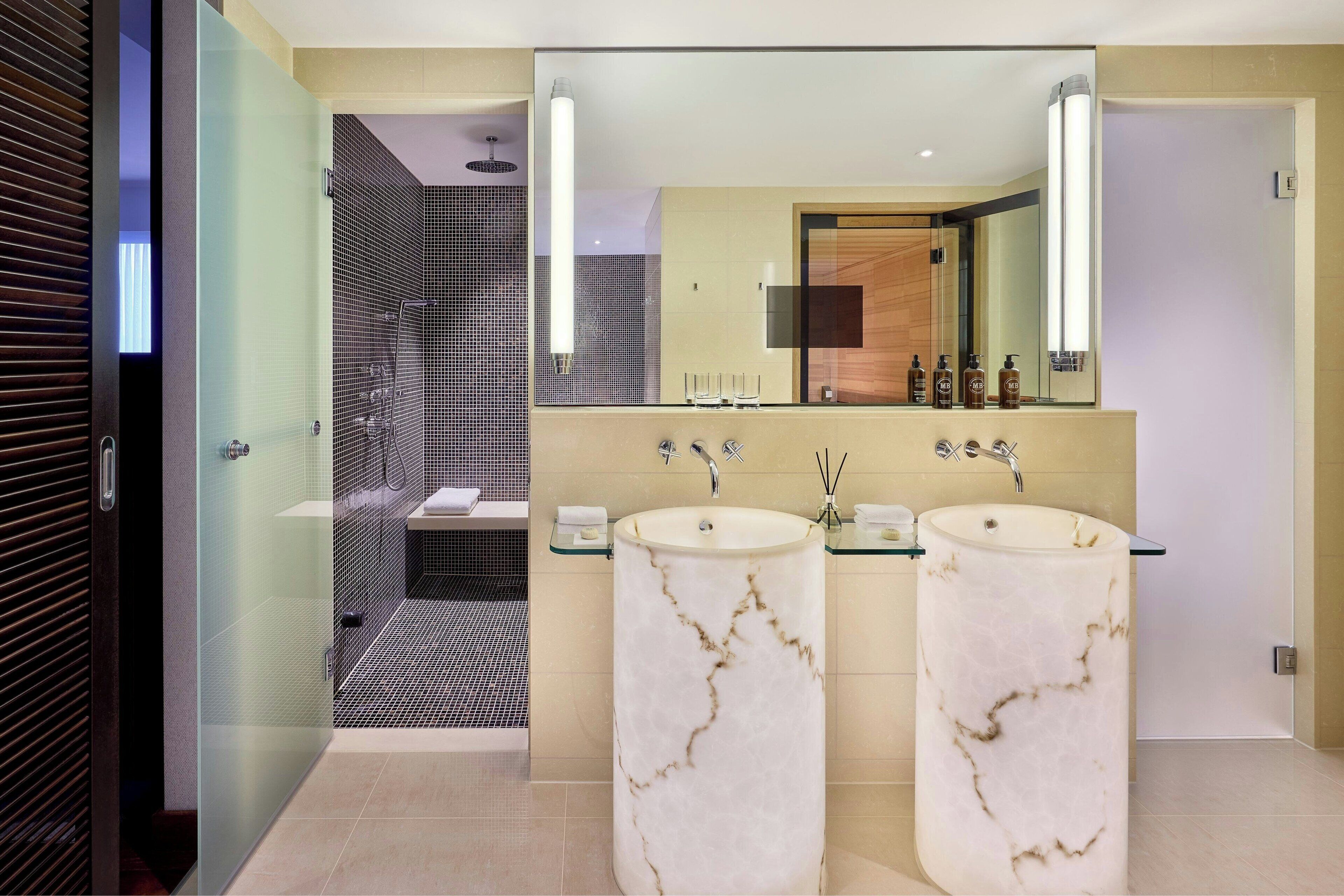 presidential suite, 1 king bed, non smoking | bathroom | separate bathtub and shower, deep-soaking bathtub, rainfall showerhead