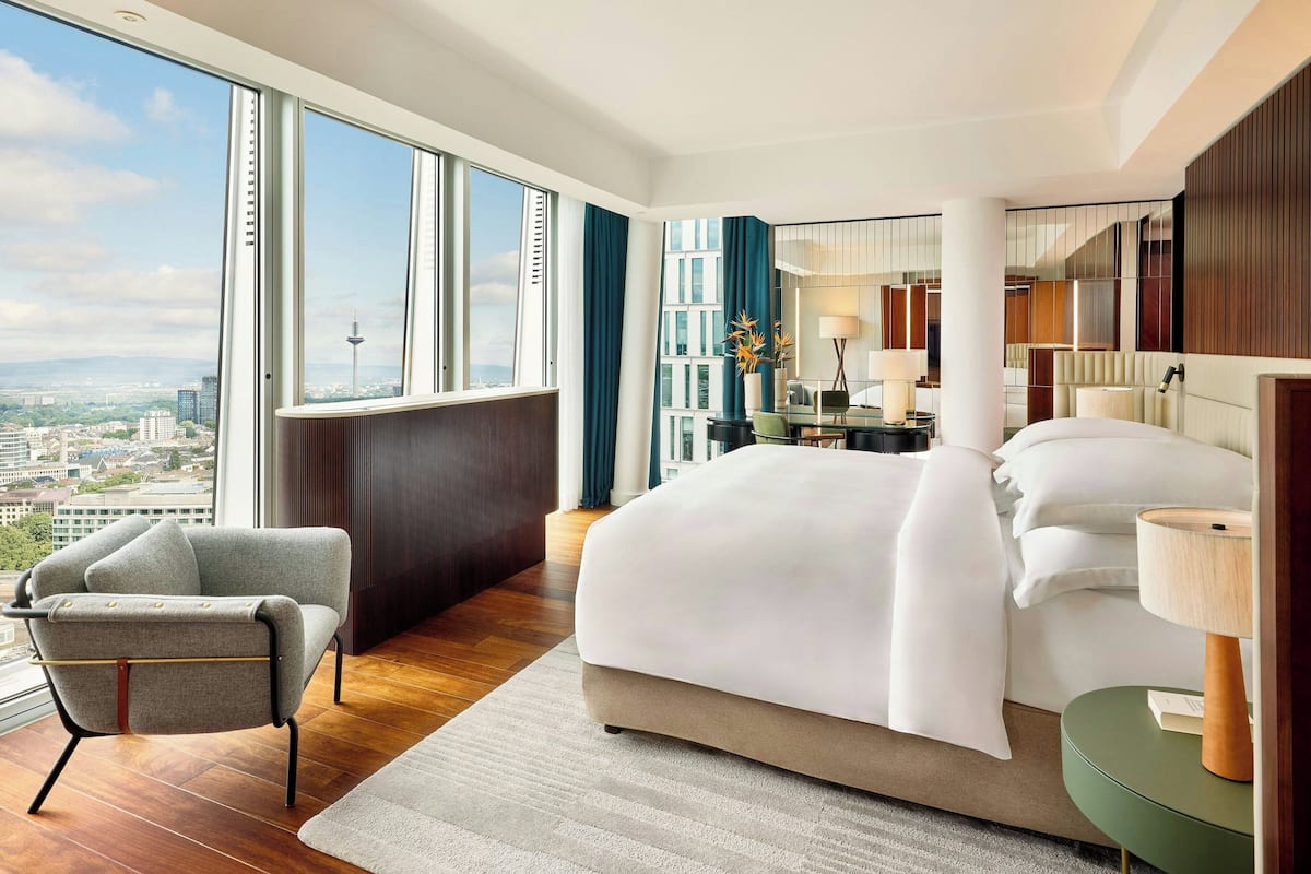 presidential suite, 1 king bed, non smoking | 1 bedroom, premium bedding, down duvets, minibar