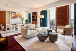 Premium bedding, down comforters, minibar, in-room safe - JW Marriott Hotel Frankfurt (Frankfurt)