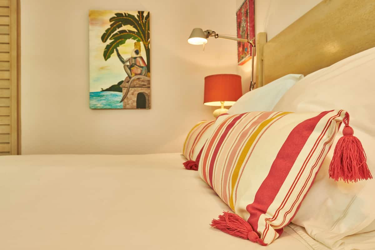 Casa | Caja fuerte, escritorio, cortinas opacas y wifi gratis