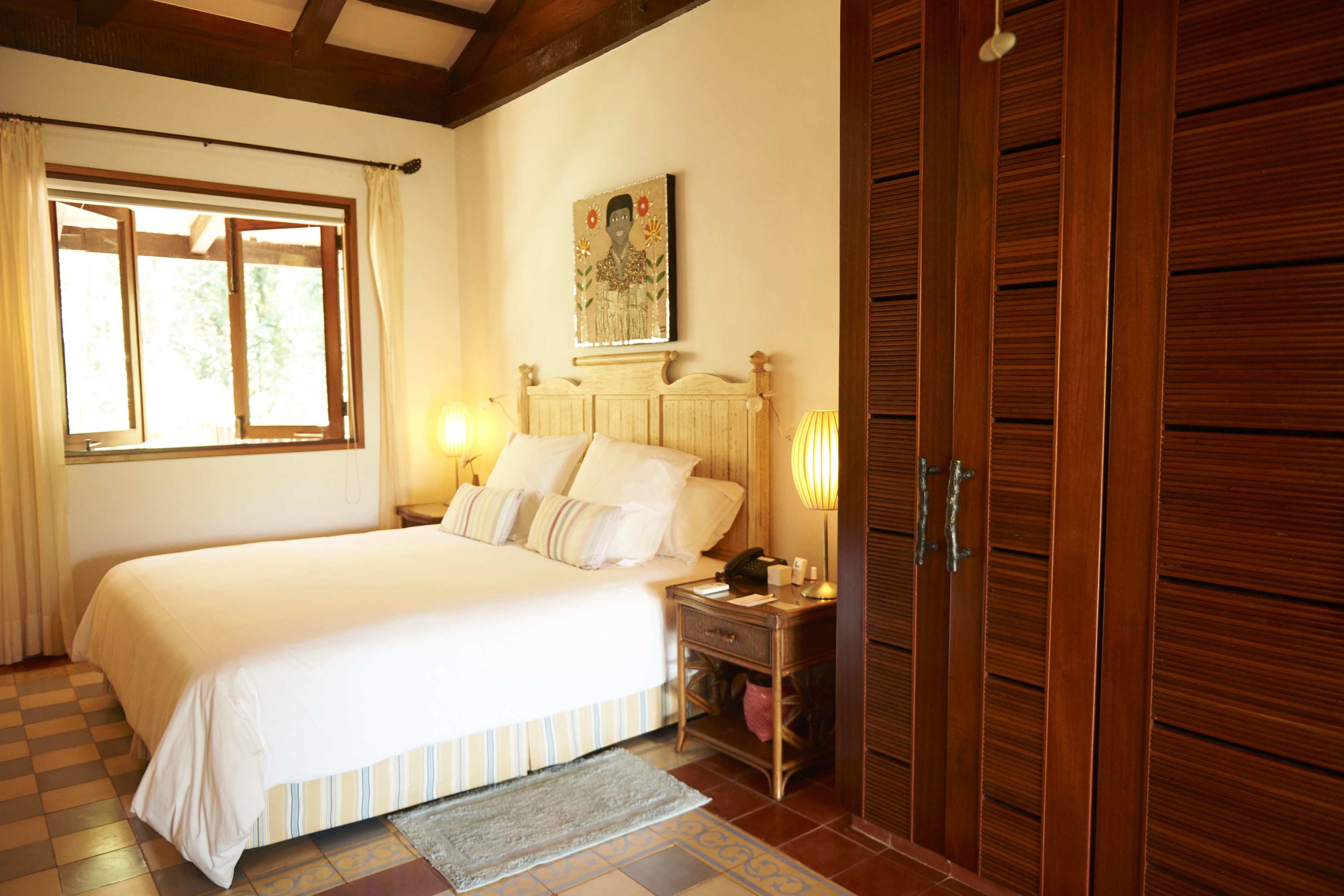 Suite 2 | In-room safe, desk, blackout drapes, free WiFi