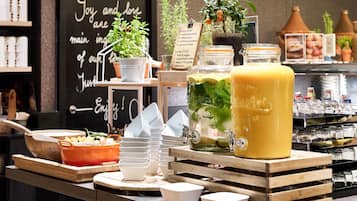 Morgenmadsbuffet hver dag (19.9 EUR pr. person)
