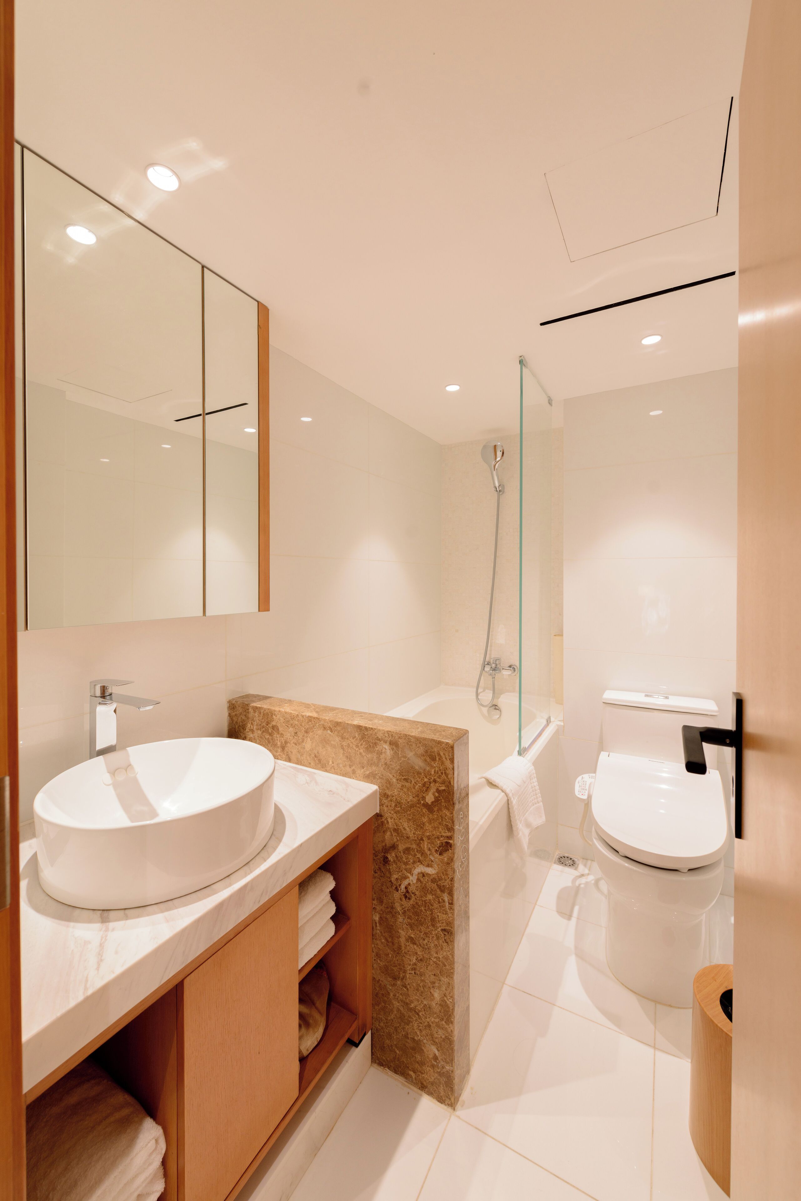 rainfall showerhead, free toiletries, hair dryer, bathrobes