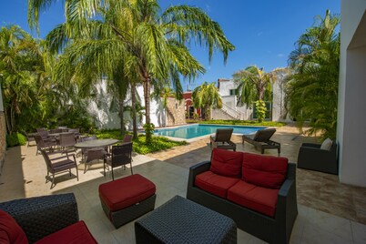 Hotel Embajadores