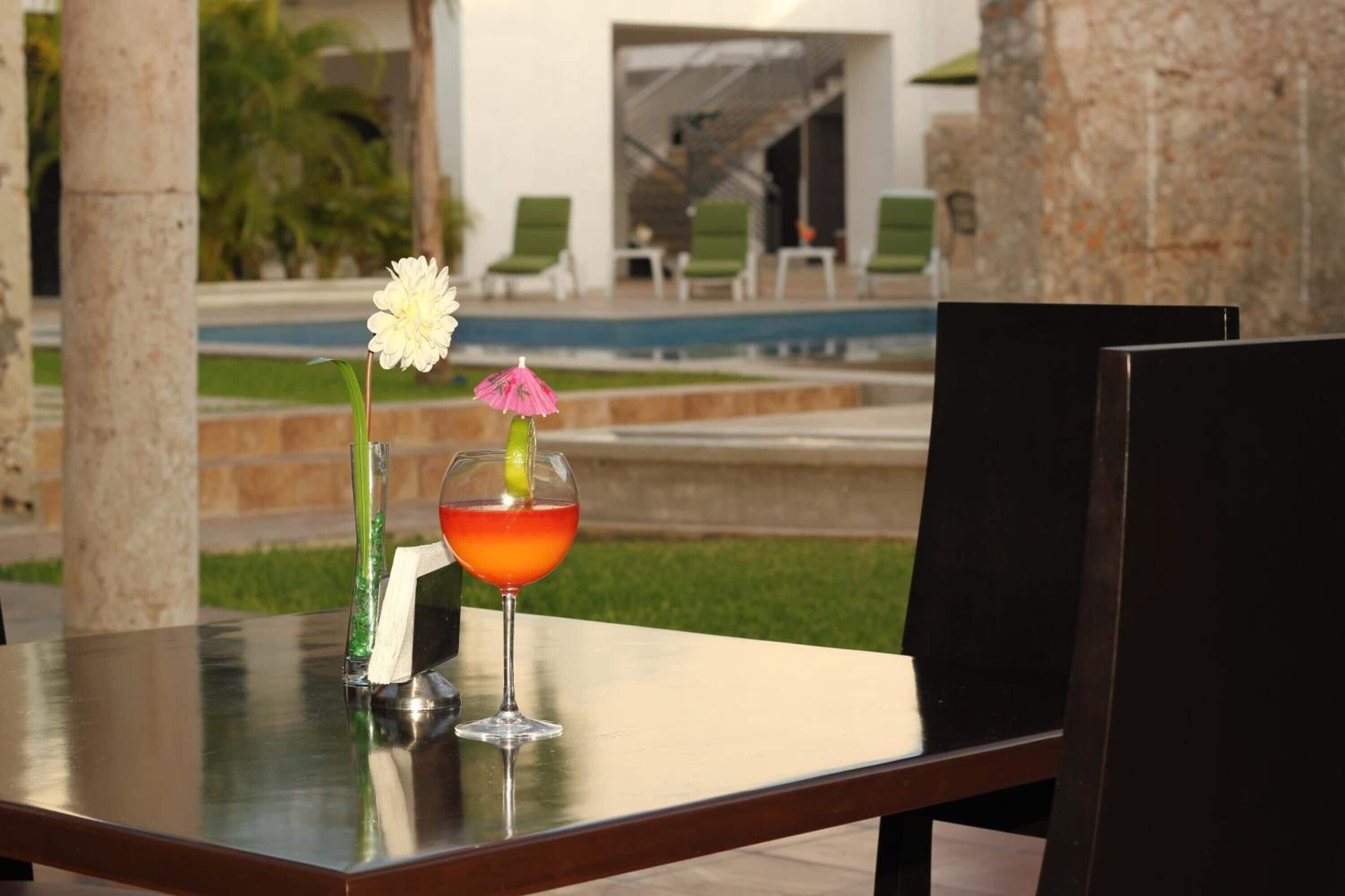 Televisión de pantalla plana de 21 pulgadas con canales por cable 