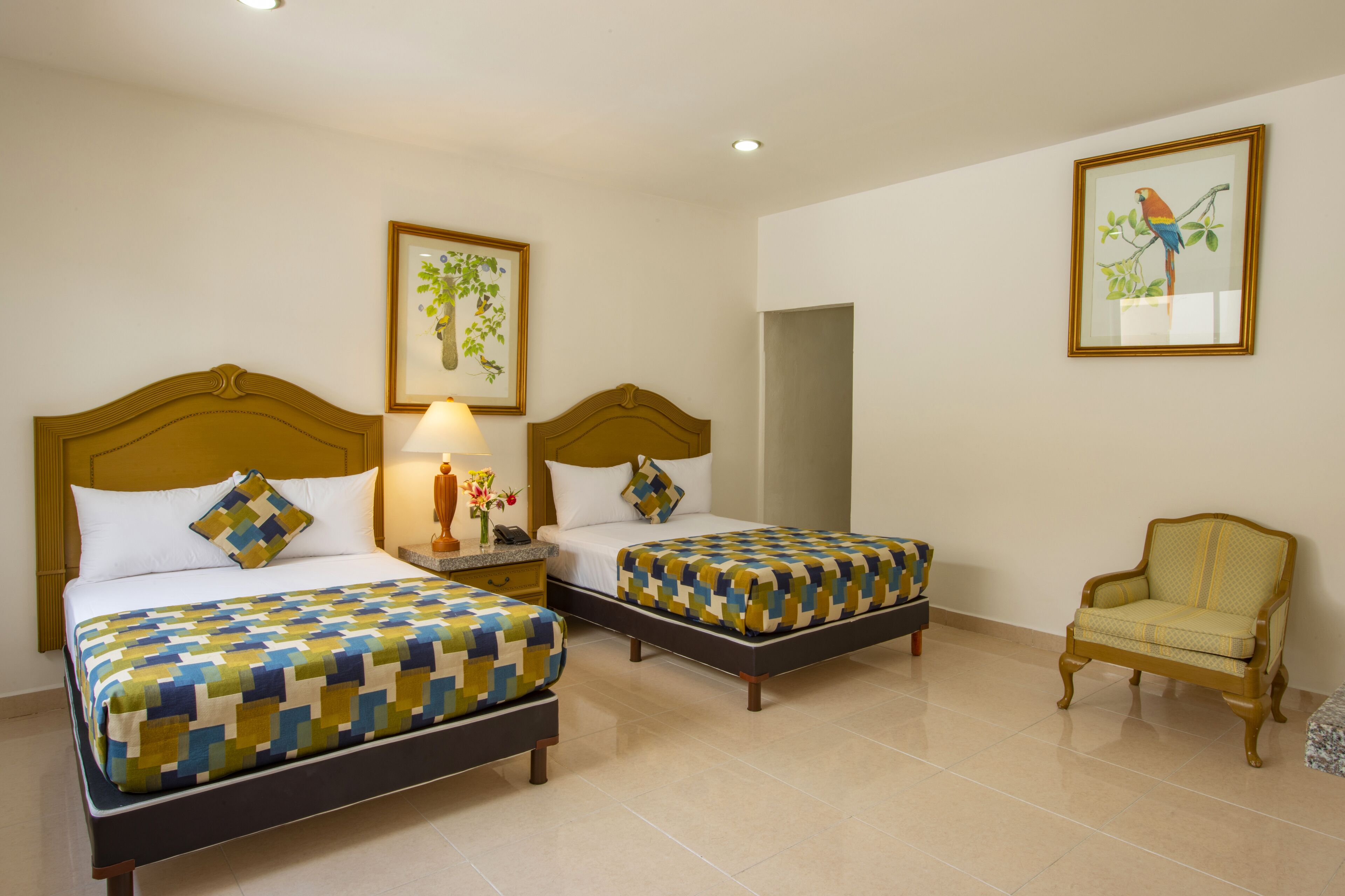 Photo - Hotel Embajadores