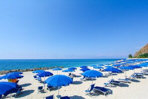 Plage privée, plongée sous-marine, pêche sur place