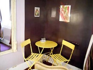 Individually decorated, iron/ironing board, rollaway beds, free WiFi - Hotel de Lille - Louvre (Paris)