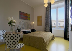 Classic Double Room | 1 bedroom, free minibar, in-room safe, desk - Amor B&B (Rome)