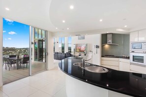 Penthouse, 4 Bedrooms | Private kitchen | Full-sized fridge, microwave, dishwasher, electric kettle - Aqua Vista Resort (Maroochydore)