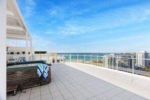 Beach/ocean view - Aqua Vista Resort (Maroochydore)