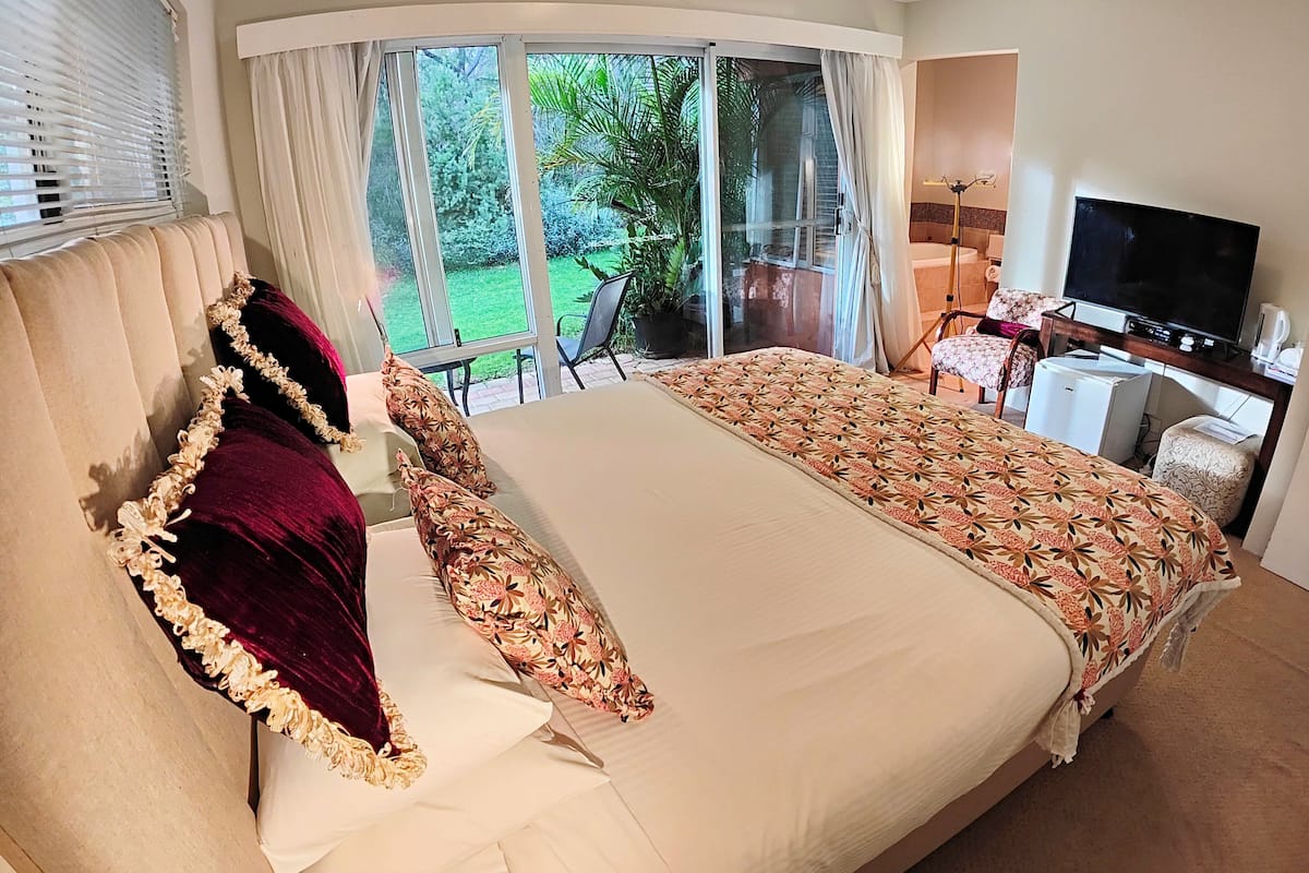 In-room safe, individually decorated, individually furnished, desk