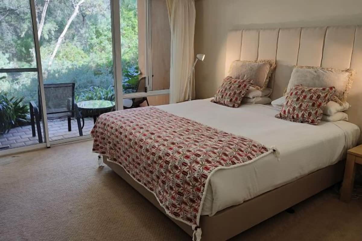 In-room safe, individually decorated, individually furnished, desk