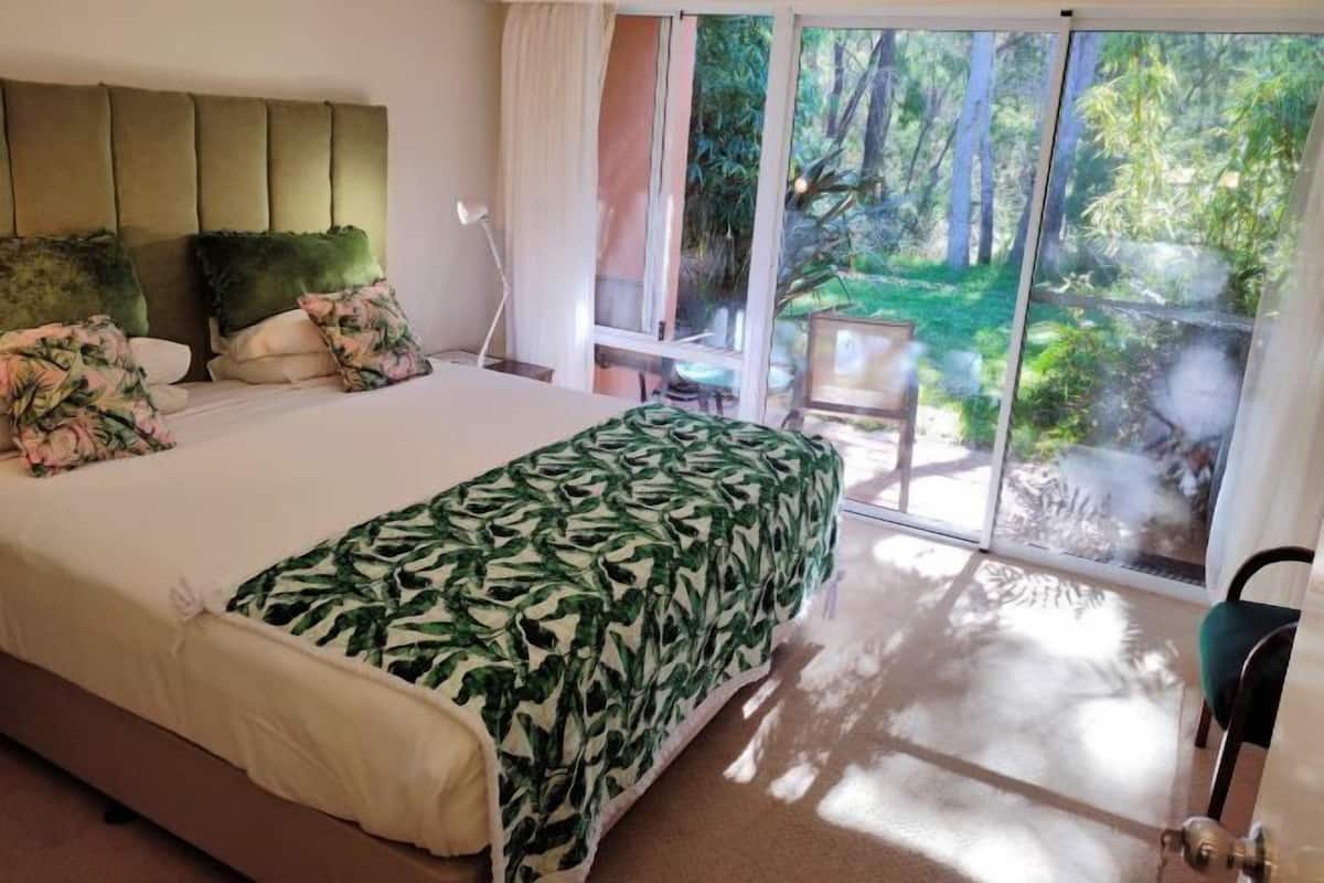 In-room safe, individually decorated, individually furnished, desk