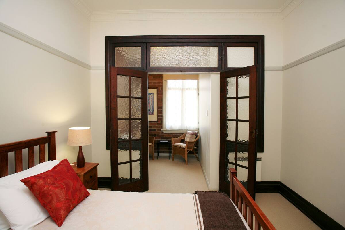 スイート (Queen Bedded Suite with Bath)